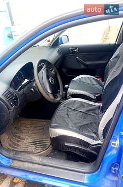 Хэтчбек Volkswagen Golf 1998 в Краснограде