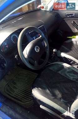 Хэтчбек Volkswagen Golf 1998 в 