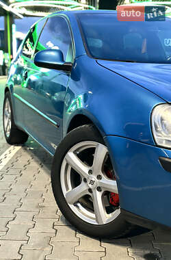 Хэтчбек Volkswagen Golf 2006 в 