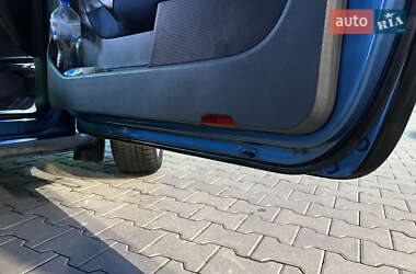 Хэтчбек Volkswagen Golf 2006 в 