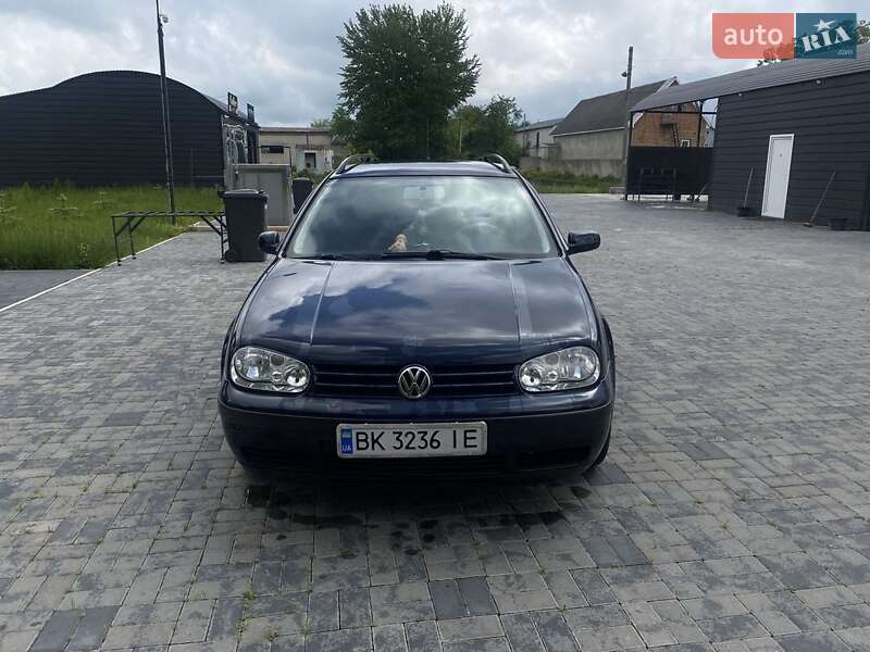 Универсал Volkswagen Golf 2001 в Корце