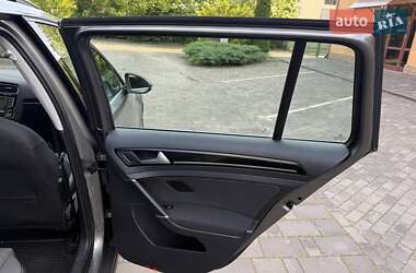Універсал Volkswagen Golf 2015 в 