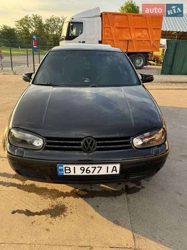 Хетчбек Volkswagen Golf 2003 в Синельниковому
