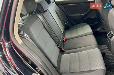 Універсал Volkswagen Golf 2011 в 