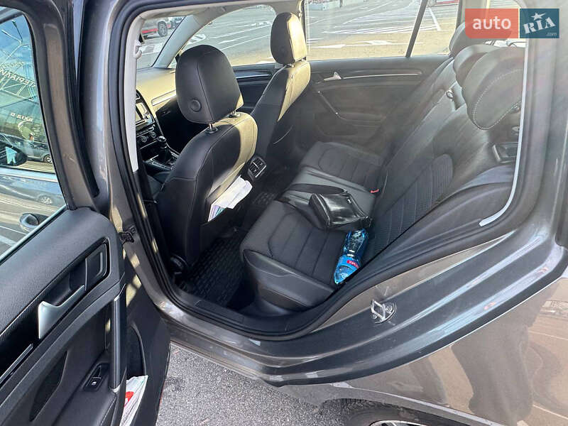 Универсал Volkswagen Golf 2014 в Киеве