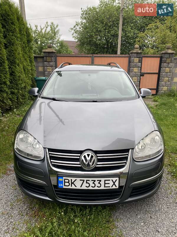 Универсал Volkswagen Golf 2008 в Ровно