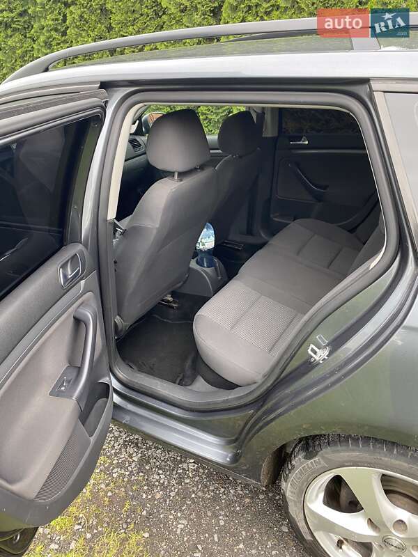 Универсал Volkswagen Golf 2008 в Ровно