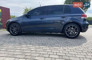 Хэтчбек Volkswagen Golf 2013 в 