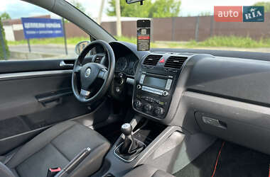 Хэтчбек Volkswagen Golf 2006 в 