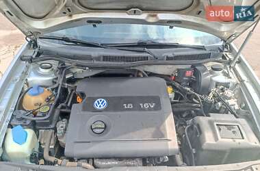 Універсал Volkswagen Golf 2002 в 