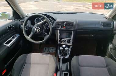Універсал Volkswagen Golf 2002 в 