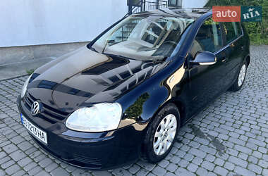 Хэтчбек Volkswagen Golf 2005 в Чорткове