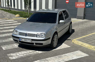 Хетчбек Volkswagen Golf 2003 в 