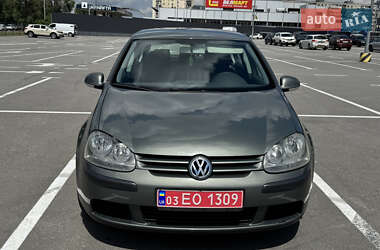 Хетчбек Volkswagen Golf 2004 в Києві