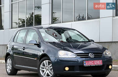 Хэтчбек Volkswagen Golf 2009 в 