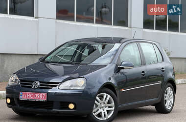 Хэтчбек Volkswagen Golf 2009 в 