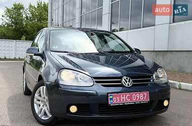 Хэтчбек Volkswagen Golf 2009 в 