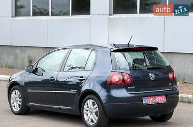 Хэтчбек Volkswagen Golf 2009 в 