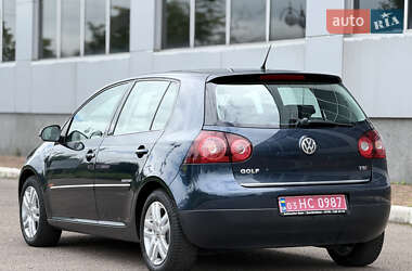 Хэтчбек Volkswagen Golf 2009 в 