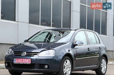 Хэтчбек Volkswagen Golf 2009 в 