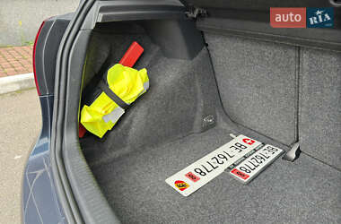 Хэтчбек Volkswagen Golf 2009 в 