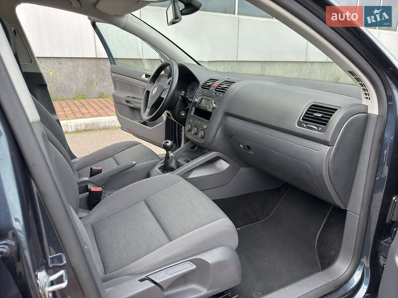 Хетчбек Volkswagen Golf 2009 в Білій Церкві