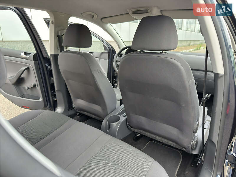 Хетчбек Volkswagen Golf 2009 в Білій Церкві