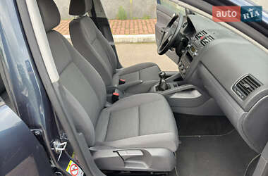 Хэтчбек Volkswagen Golf 2009 в 