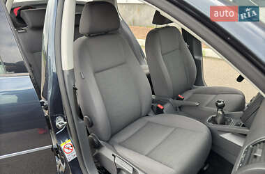 Хэтчбек Volkswagen Golf 2009 в 