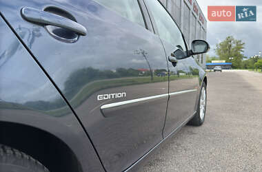 Хэтчбек Volkswagen Golf 2009 в 