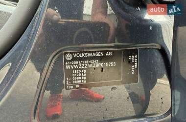 Хэтчбек Volkswagen Golf 2009 в 