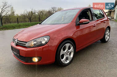Хетчбек Volkswagen Golf 2009 в 