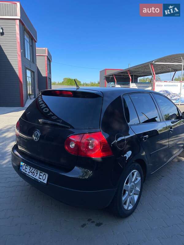 Хэтчбек Volkswagen Golf 2005 в Черновцах