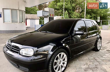Хэтчбек Volkswagen Golf 2002 в 