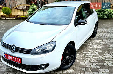 Хэтчбек Volkswagen Golf 2012 в 