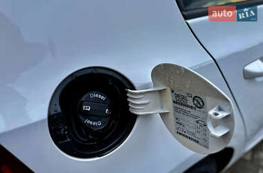 Хэтчбек Volkswagen Golf 2012 в 