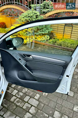 Хэтчбек Volkswagen Golf 2012 в 
