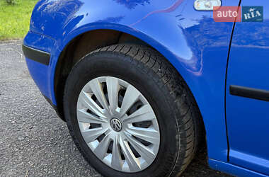 Хетчбек Volkswagen Golf 2000 в 