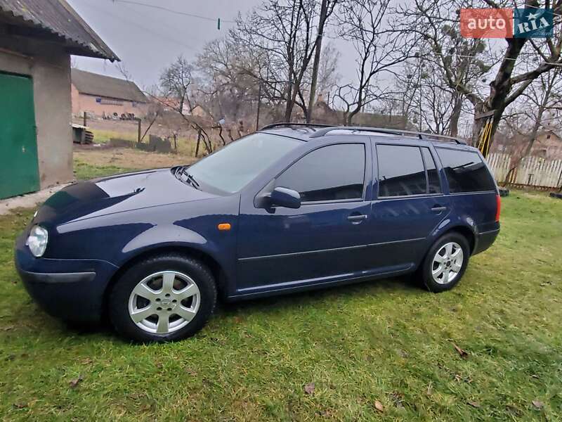 Універсал Volkswagen Golf 2000 в Острозі