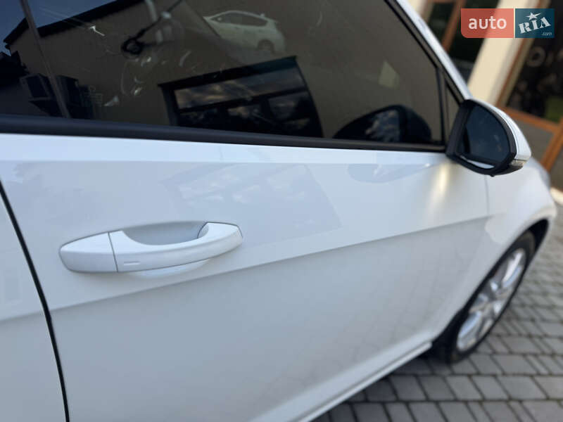 Хетчбек Volkswagen Golf 2013 в Києві