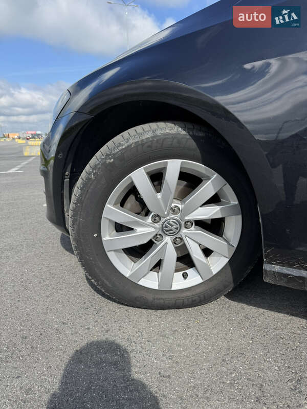 Універсал Volkswagen Golf 2015 в Львові