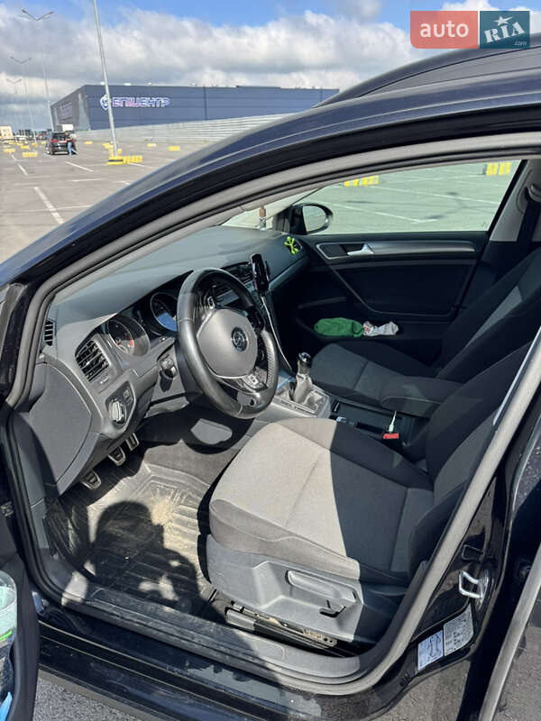 Універсал Volkswagen Golf 2015 в Львові