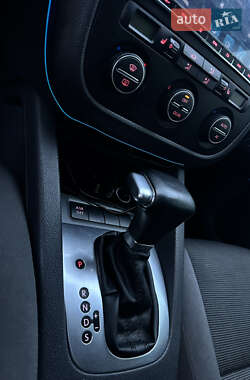 Хэтчбек Volkswagen Golf 2008 в 