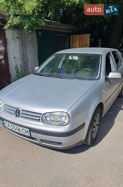 Хэтчбек Volkswagen Golf 2003 в Киеве