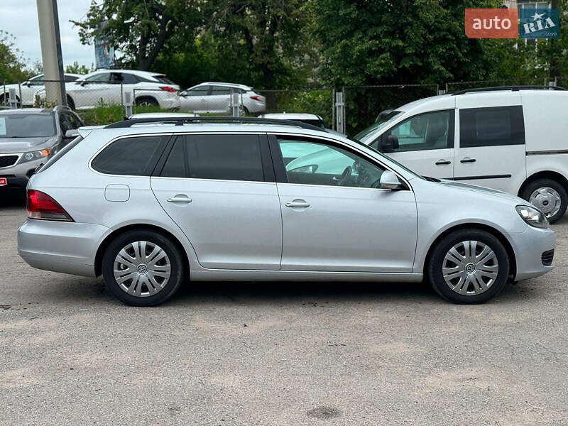 Універсал Volkswagen Golf 2011 в Вінниці