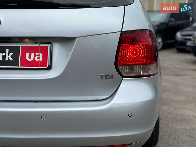 Універсал Volkswagen Golf 2011 в Вінниці