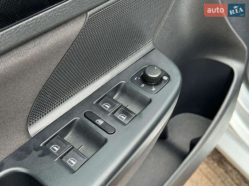 Універсал Volkswagen Golf 2011 в Вінниці