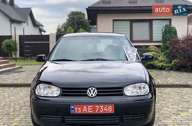 Хэтчбек Volkswagen Golf 1999 в Яворове