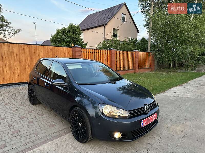 Хэтчбек Volkswagen Golf 2009 в Днепре