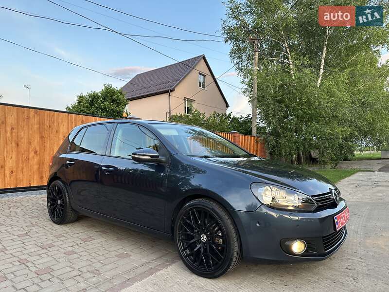 Хэтчбек Volkswagen Golf 2009 в Днепре